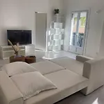 Beautiful Central Beach Apartment In Juan Les Pins